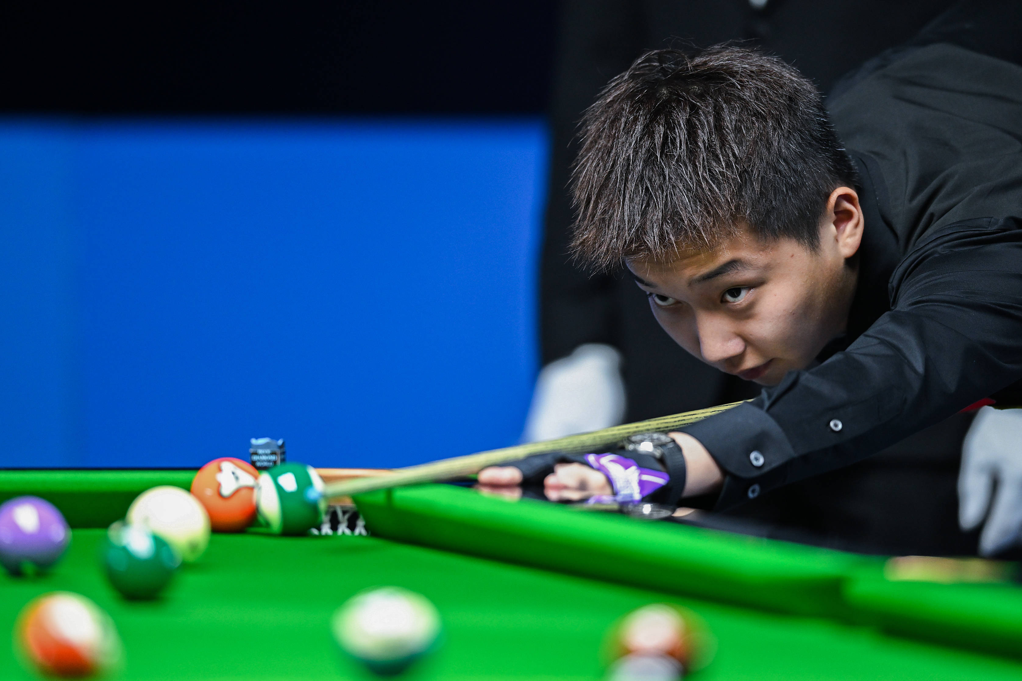 相较之下 相较之下